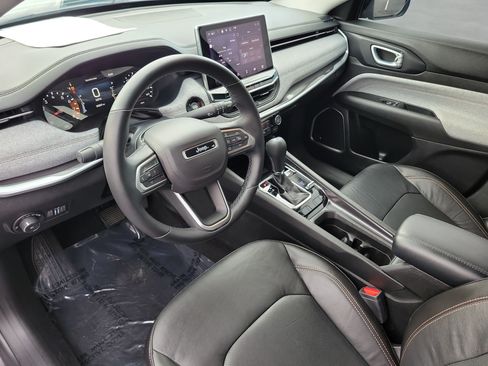 Used 2022 Jeep Compass Latitude w/ Sun and Sound Group AWD/4WD image 23