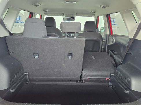 Used 2025 Kia Soul LX FWD image 40