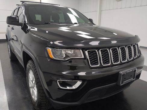 Used 2019 Jeep Grand Cherokee Laredo image 14