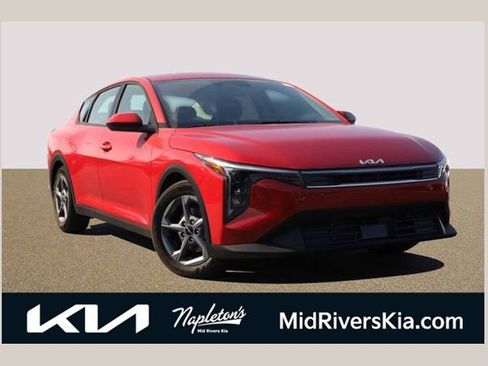 New 2025 Kia K4 LXS image 1