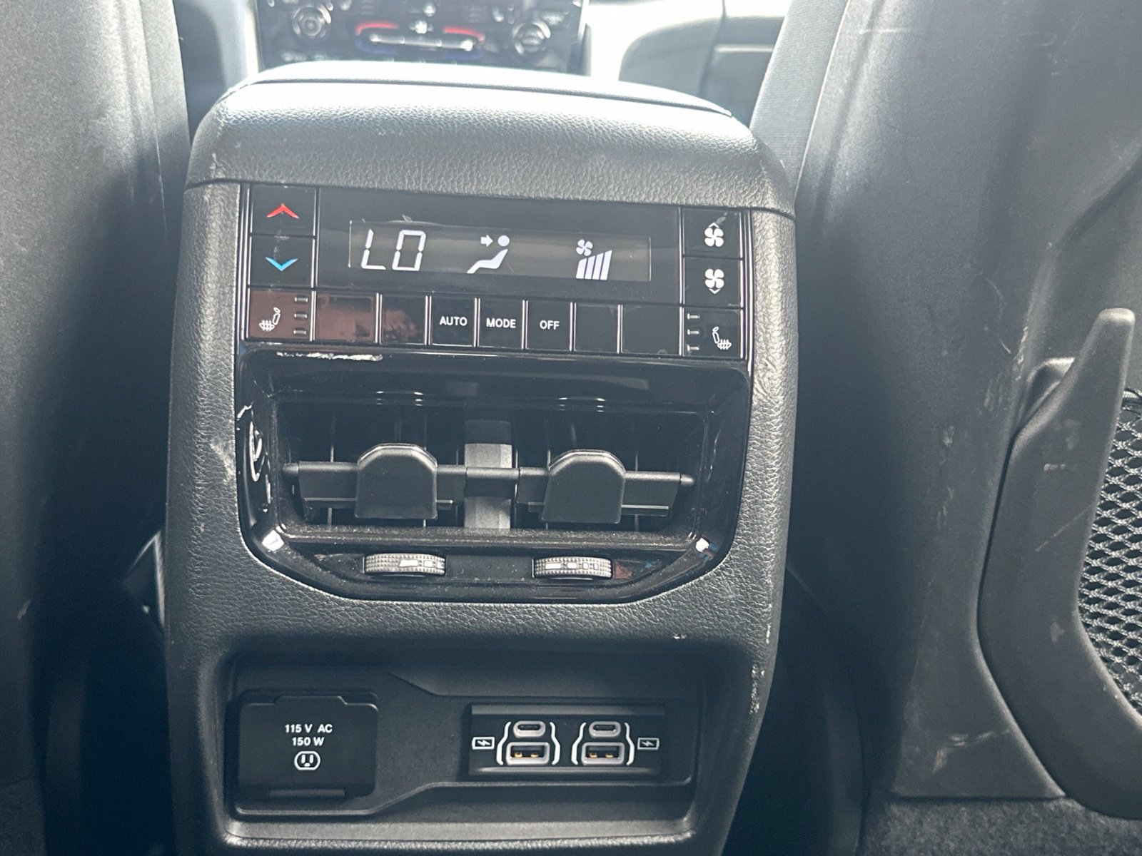 Used 2024 Jeep Grand Cherokee L Limited AWD/4WD image 19