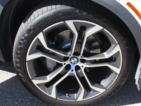 Used 2020 BMW X5 sDrive40i w/ Executive Package image 37