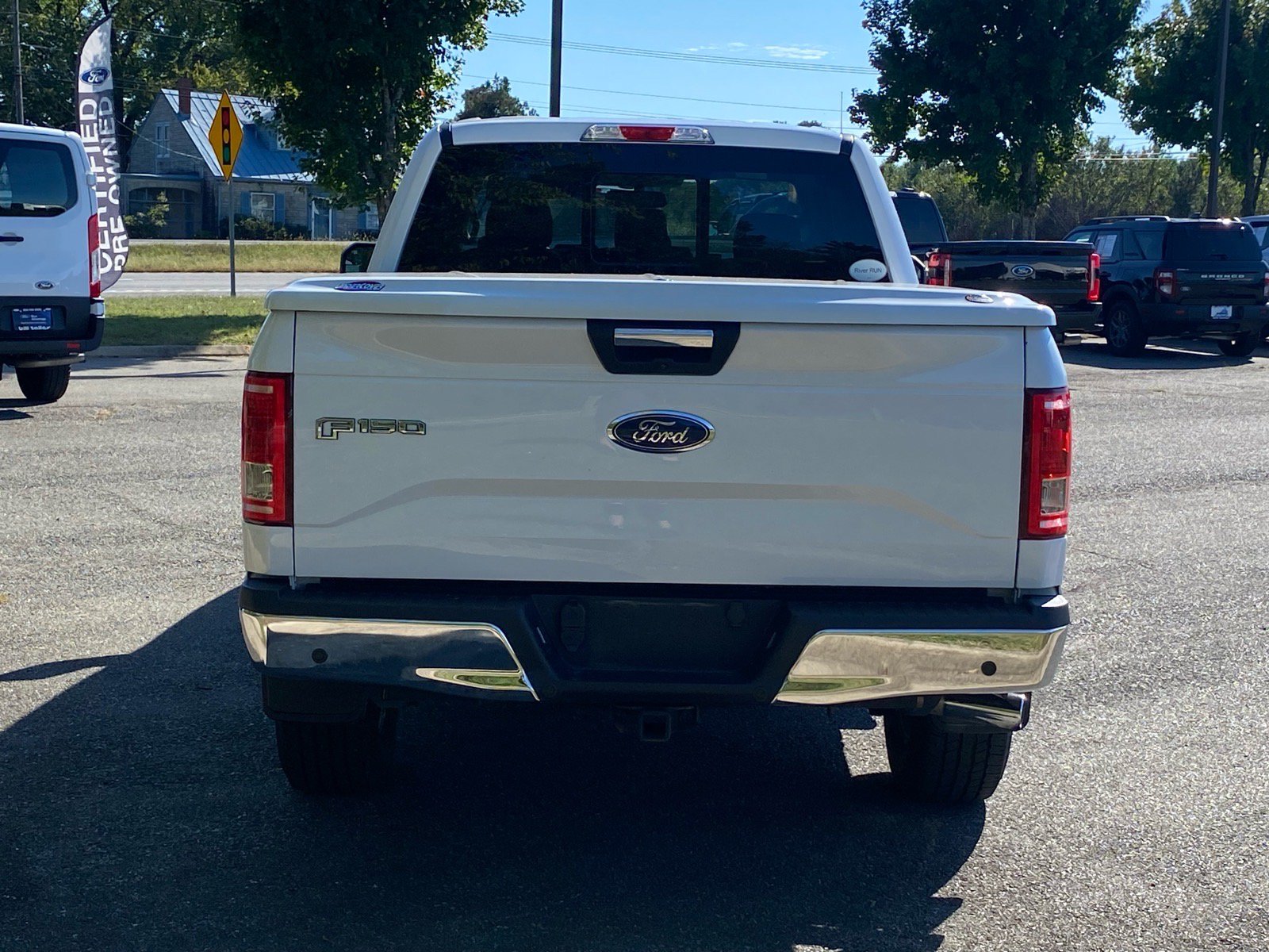 Used 2015 Ford F150 XLT w/ Equipment Group 302A Luxury AWD/4WD image 5