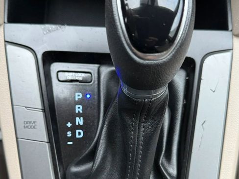 Used 2019 Hyundai Elantra SEL FWD image 19
