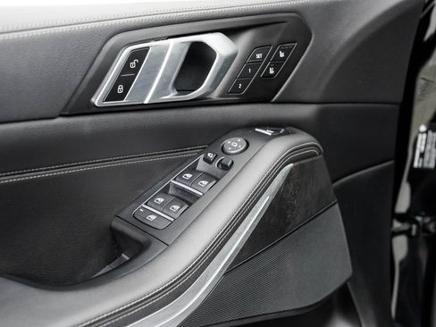 Used 2022 BMW X5 xDrive40i AWD/4WD image 9