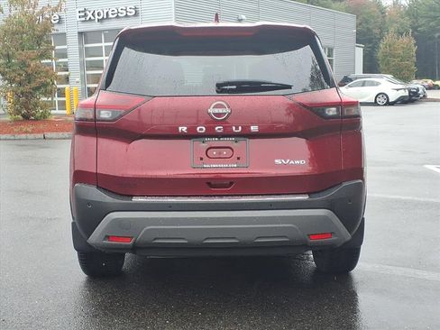 Used 2023 Nissan Rogue SV image 4