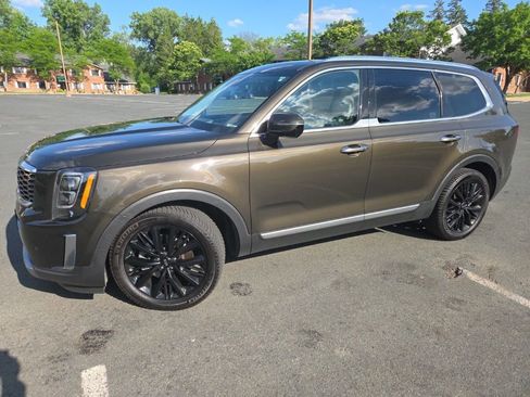 Used 2020 Kia Telluride SX w/ SX Prestige Package AWD/4WD image 3