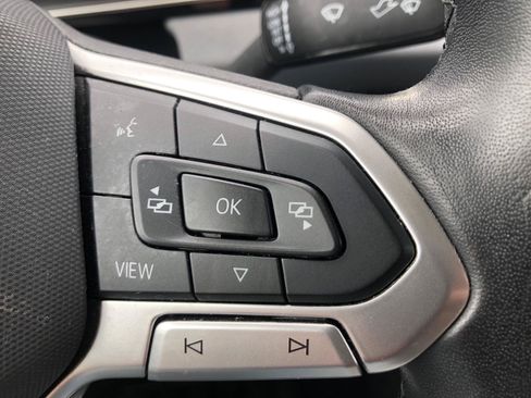Used 2025 Volkswagen Jetta SE FWD image 20
