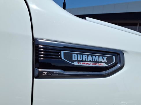 Used 2024 GMC Sierra 1500 AT4 w/ Technology Package AWD/4WD image 2