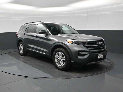 Used 2023 Ford Explorer XLT w/ Equipment Group 202A image 2
