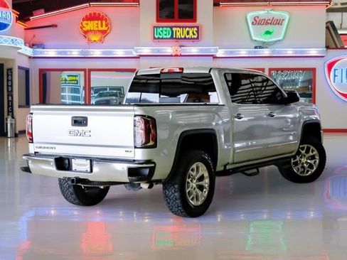 Used 2017 GMC Sierra 1500 SLT image 3