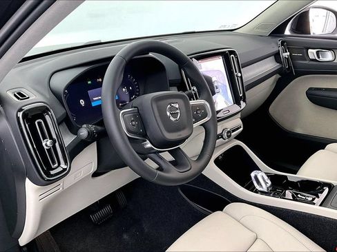 New 2026 Volvo XC40 B5 Ultra w/ Protection Package Premier AWD/4WD image 19