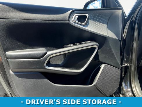Used 2020 Kia Soul LX FWD image 19