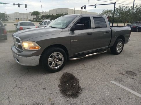Used 2009 Dodge Ram 1500 Truck SLT image 2