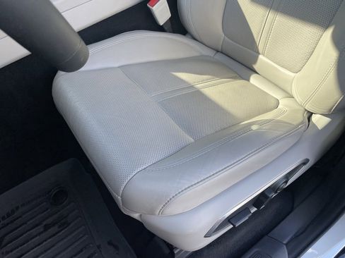 Used 2023 Jeep Wagoneer L Series II w/ Convenience Group I image 22