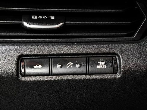 Used 2022 Nissan Altima 2.5 SR FWD image 35