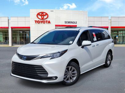 New 2025 Toyota Sienna XLE