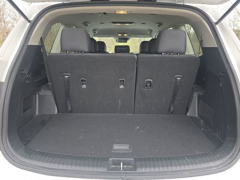 Used 2024 Kia Telluride LX image 17