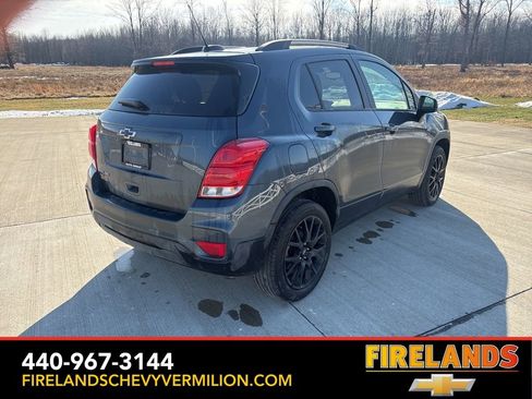Used 2022 Chevrolet Trax LT w/ Driver Confidence Package image 5