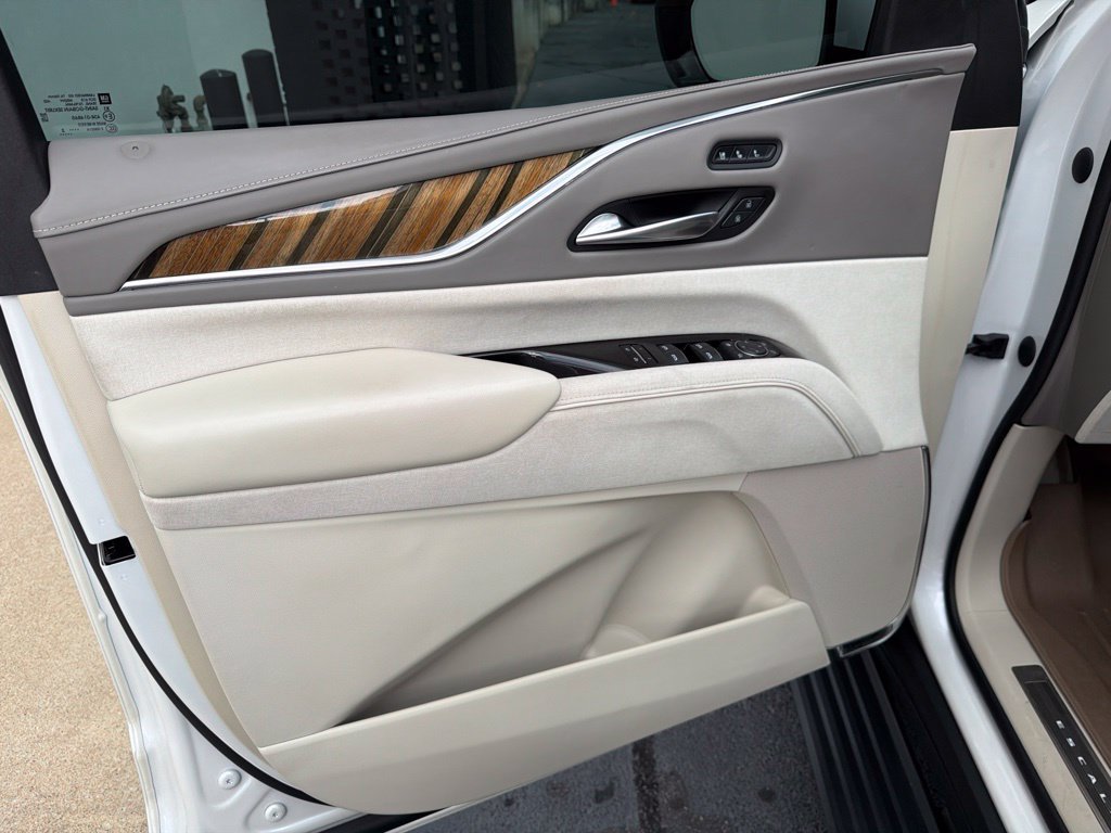 Used 2022 Cadillac Escalade ESV Sport Platinum AWD/4WD image 58