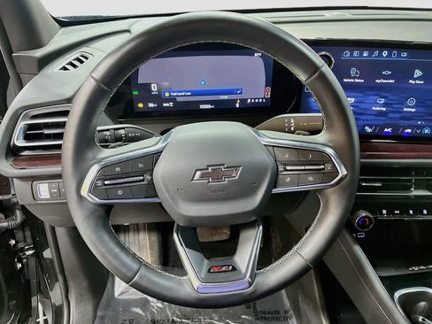 Used 2025 Chevrolet Traverse Z71 AWD/4WD image 11