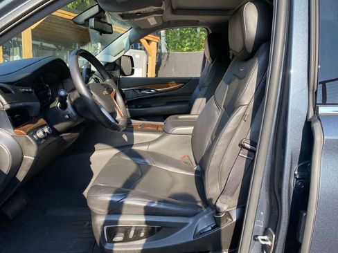 Used 2020 Cadillac Escalade ESV Premium Luxury AWD/4WD image 13