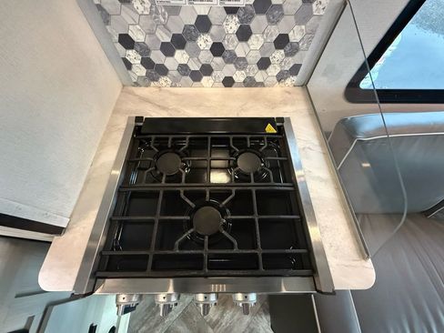 Used 2022 Ford E-450 and Econoline 450 Super Duty w/ Motorhome Prep Package image 23