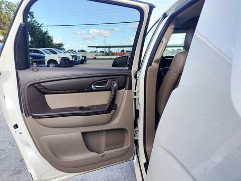 Used 2013 GMC Acadia Denali image 21