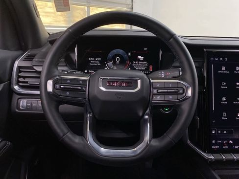 Used 2025 GMC Acadia Elevation image 21