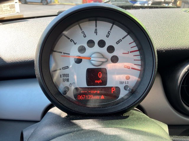 Used 2011 MINI Cooper Hardtop FWD image 3