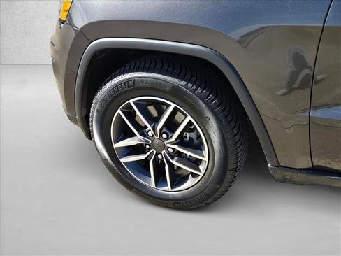 Used 2021 Jeep Grand Cherokee Limited image 19