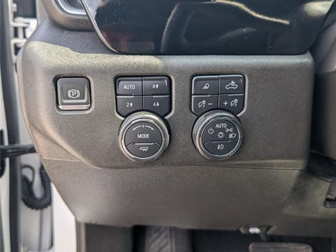 Used 2024 Chevrolet Silverado 2500 LTZ AWD/4WD image 20