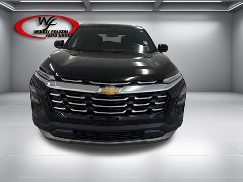 Used 2025 Chevrolet Equinox LT FWD image 2