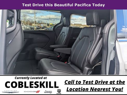 New 2026 Chrysler Pacifica Select image 15