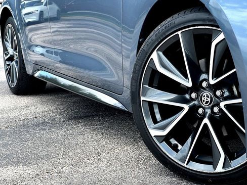 Used 2021 Toyota Corolla SE FWD image 2