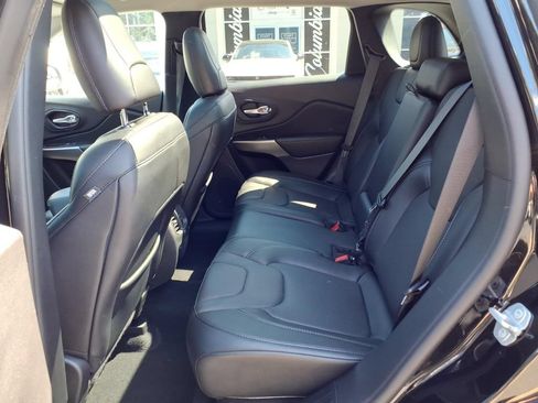 Used 2021 Jeep Cherokee Limited AWD/4WD image 15