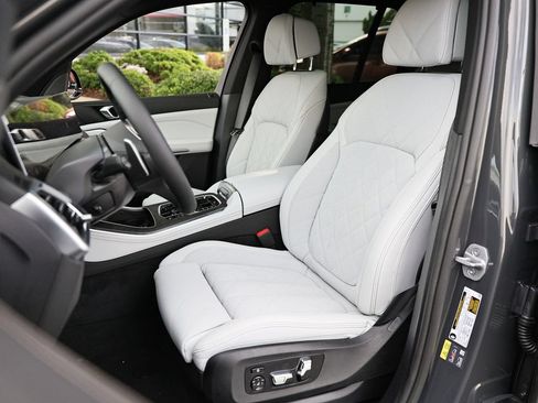 New 2026 BMW X5 xDrive50e w/ Executive Package AWD/4WD image 20