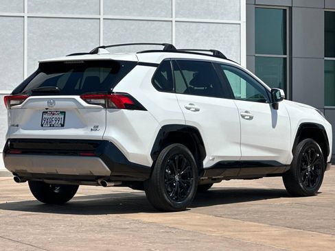 Used 2025 Toyota RAV4 SE AWD/4WD image 4