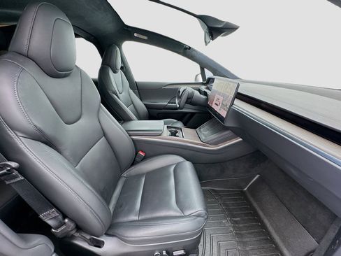 Used 2022 Tesla Model X image 19