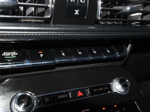 Used 2023 Lincoln Nautilus FWD image 18