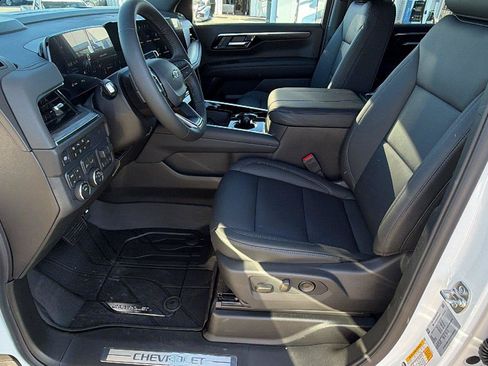 New 2026 Chevrolet Suburban Z71 w/ Comfort Package AWD/4WD image 5