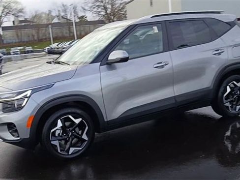 Certified 2025 Kia Seltos S image 7