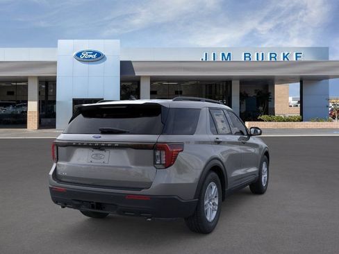 New 2026 Ford Explorer Active RWD image 8