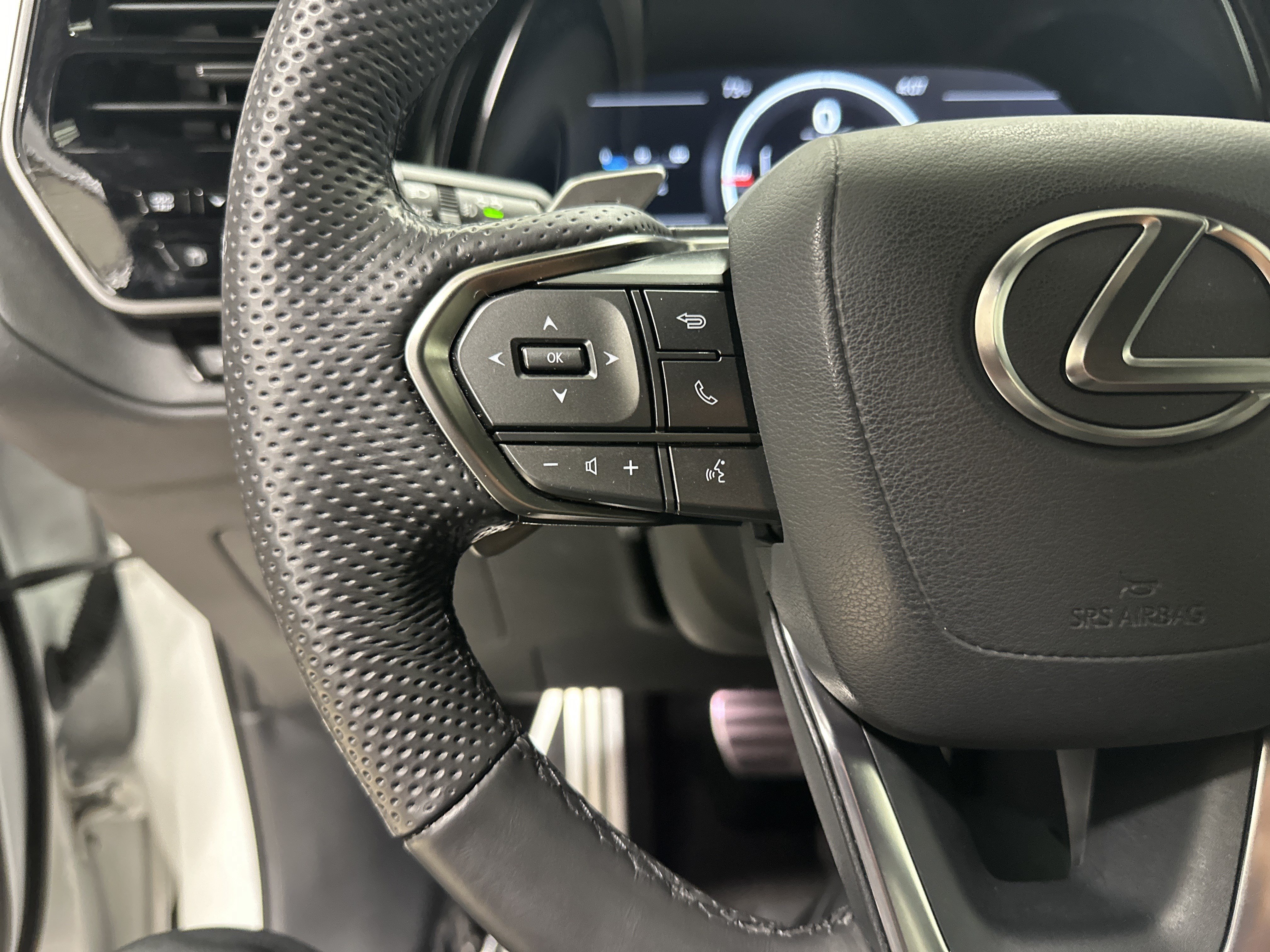 Certified 2026 Lexus TX 500h AWD w/ Technology Package image 19