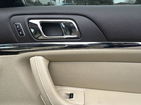 Used 2014 Lincoln MKS image 30