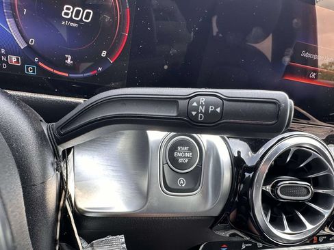 Used 2023 Mercedes-Benz GLB 250 4MATIC image 21