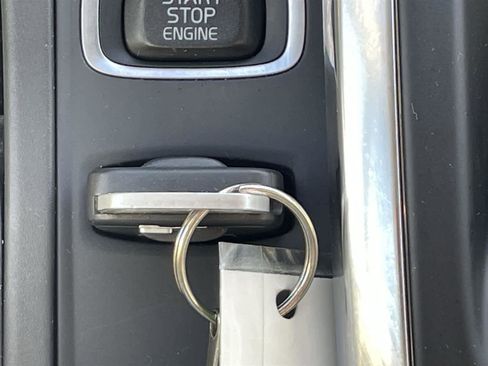 Used 2016 Volvo XC60 T6 image 31