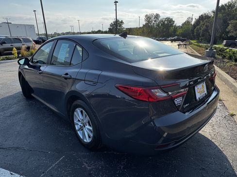 Used 2025 Toyota Camry LE FWD image 4