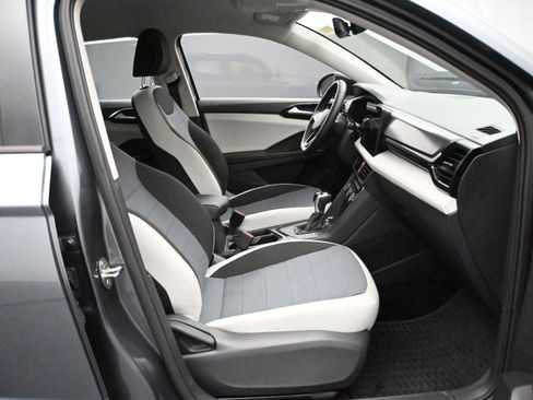 Used 2025 Volkswagen Taos S FWD image 15
