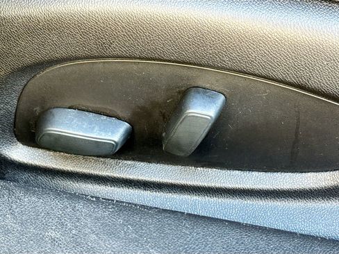 Used 2019 Chevrolet Camaro LT image 23